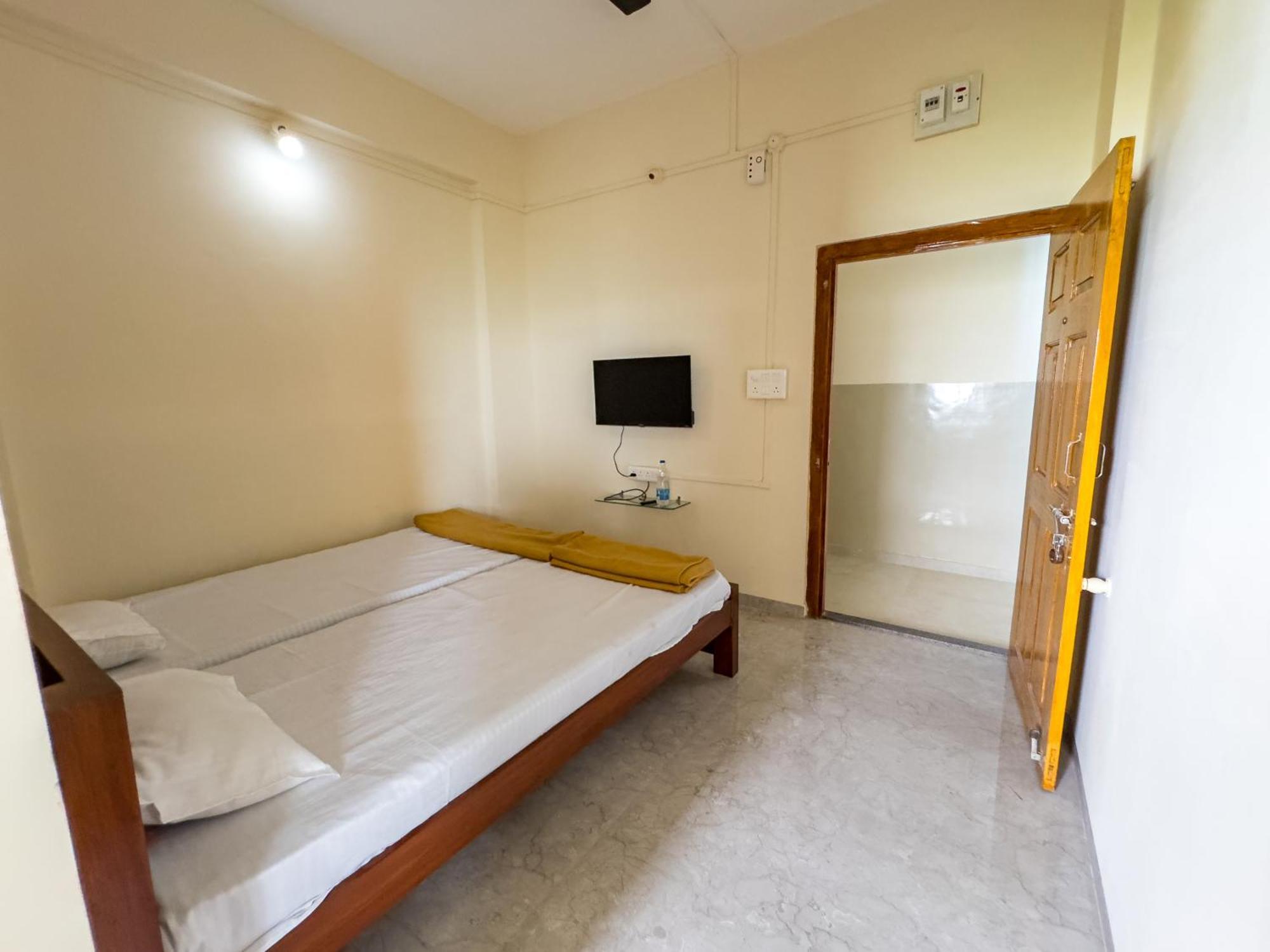 Punekar Bhavan Akalkot 部屋 写真