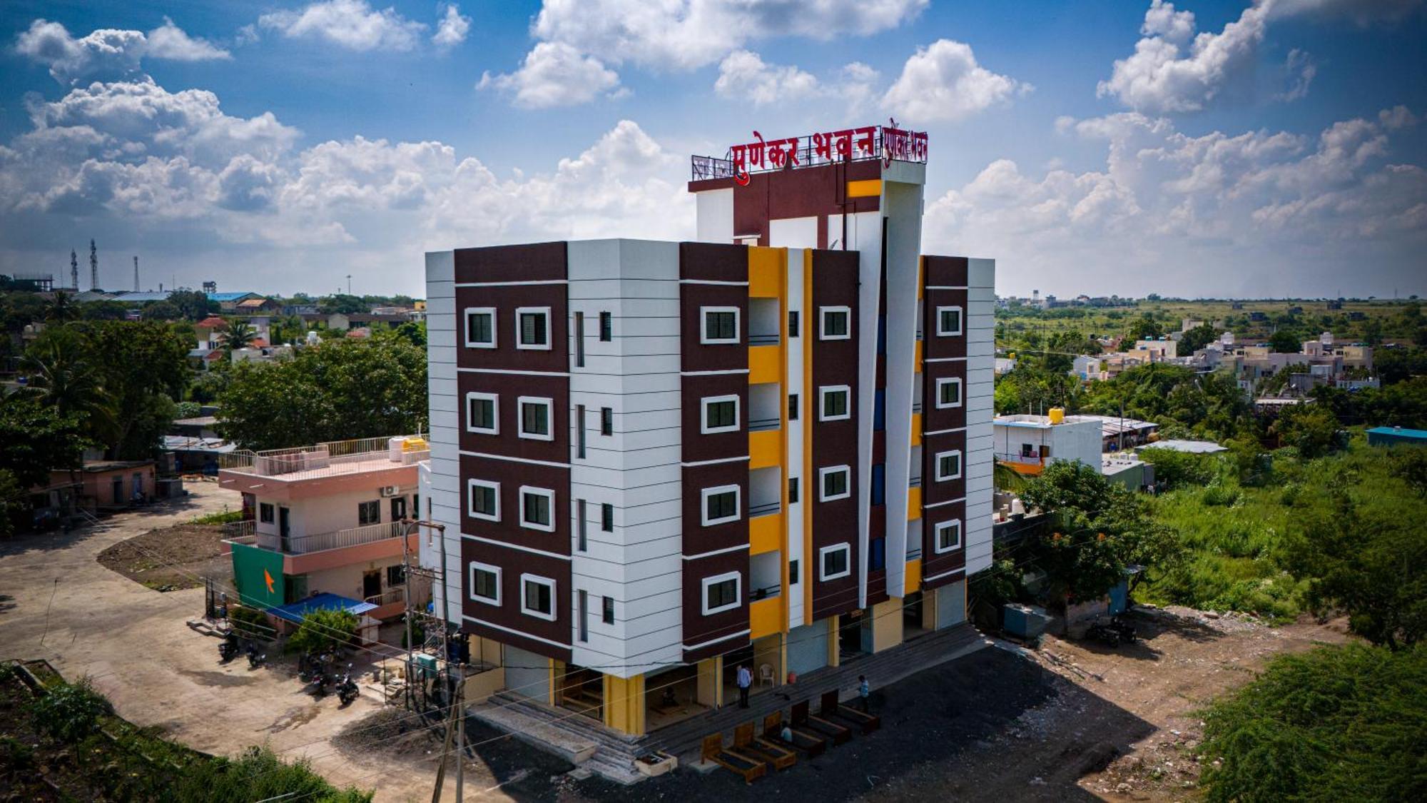 Punekar Bhavan Akalkot エクステリア 写真